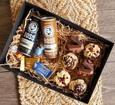 Cheeky Indulgent Cupcakes &amp; Boss Coffee Gift Box