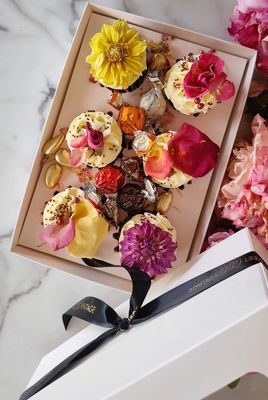 Luxe Cupcakes Bloom Gift Box