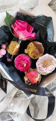Luxe Cupcakes &amp; Cote Noire Perfumed Rose Magenta