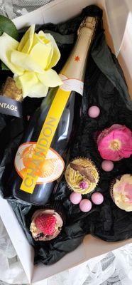 Luxe Cupcakes, Chandon Garden Spritz &amp; Cote Noire Perfumed Yellow