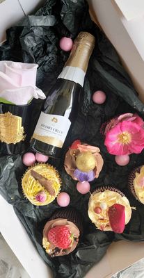 Luxe Cupcakes, Chardonnay &amp; Cote Noire Perfumed Rose Pink