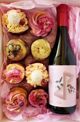 Shiraz &amp; Luxe Cupcakes Gift Hamper