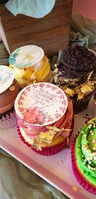 Christmas Joy Cupcakes Six