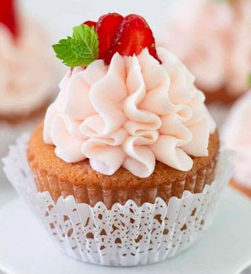 Strawberry Roman Cake