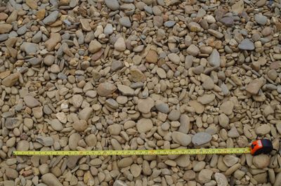 20-40mm flat river pebbles