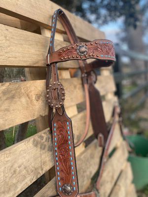 Tooled leather and blue Buck stich bridle and Breastplate set