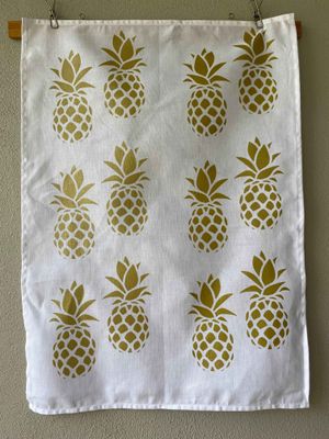 Linen tea towel  : Pineapple in metallic gold ink